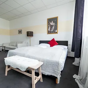  Aparthotel Full House - Shared Bath&kitchen